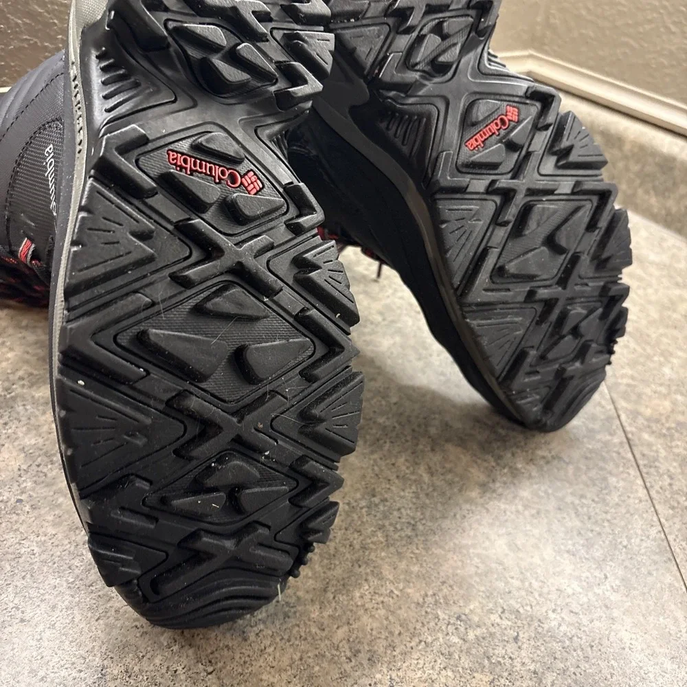 Columbia 200 Gram Snow Boots Men's Sz 7 Black TechLite Omni Grip Waterproof